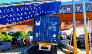 truk-kontainer-kecelakaan-di-gt-ciawi-2-tol-jagorawi-diduga-rem-blong-ySjfci7aJt