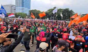 Demo-buruh-750x422-2